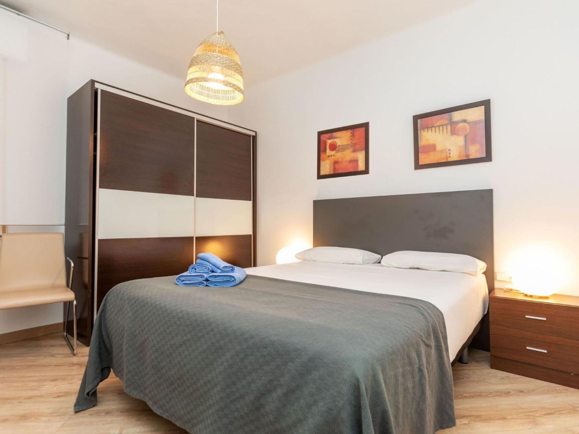Apartment Eixample Esq Rocafort Diputacio By Interhome Barcelona Exterior photo